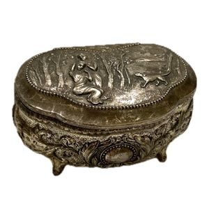 Vintage 60s silver tone metal trinket box